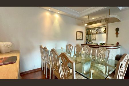 Apartamento à venda com 160m², 3 quartos e 1 vaga Apartamento à venda com 160m², 3 quartos e 1 vagaSala de Jantar