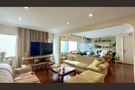 Apartamento à venda com 160m², 3 quartos e 1 vaga Apartamento à venda com 160m², 3 quartos e 1 vagaSala de TV