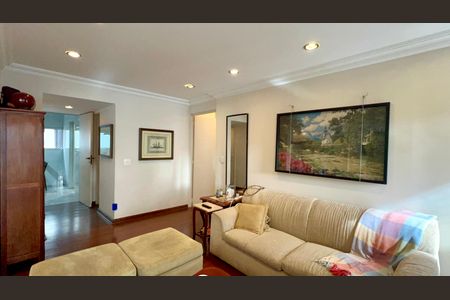 Apartamento à venda com 160m², 3 quartos e 1 vaga Apartamento à venda com 160m², 3 quartos e 1 vagaSala de TV