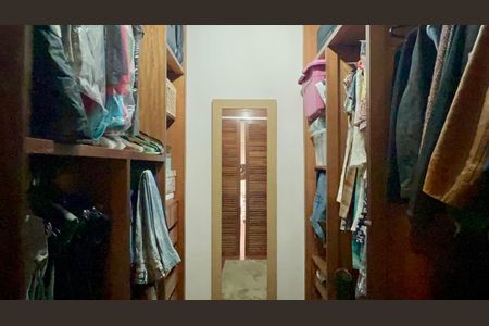 Apartamento à venda com 160m², 3 quartos e 1 vaga Apartamento à venda com 160m², 3 quartos e 1 vagaCloset da suíte 3