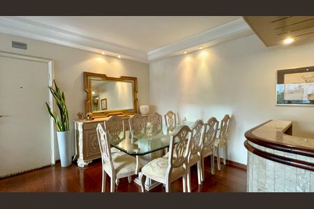 Apartamento à venda com 160m², 3 quartos e 1 vaga Apartamento à venda com 160m², 3 quartos e 1 vagaSala de Jantar