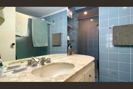 Apartamento à venda com 160m², 3 quartos e 1 vaga Apartamento à venda com 160m², 3 quartos e 1 vagaBanheiro da Suíte 3