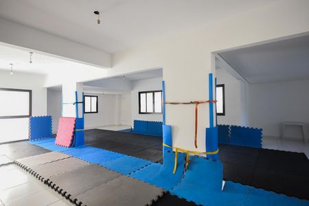 Apartamento para alugar com 87m², 2 quartos e 1 vaga Apartamento para alugar com 87m², 2 quartos e 1 vagaSala de Luta