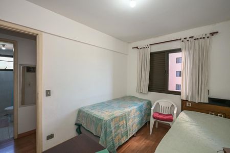 Quarto de apartamento para alugar com 2 quartos, 87m² em Jardim Maria Rosa, Taboão da Serra