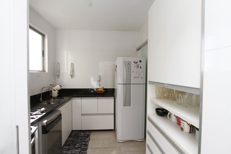 Apartamento à venda com 130m², 4 quartos e 2 vagasCozinha