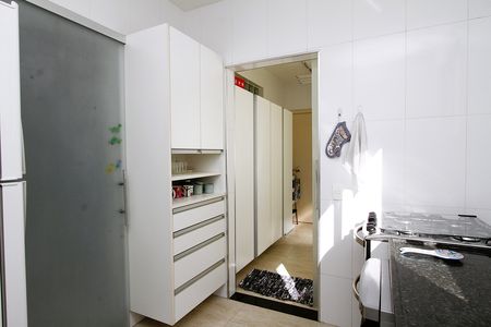 Apartamento à venda com 130m², 4 quartos e 2 vagasCozinha