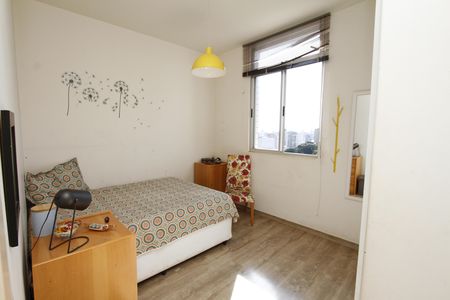 Apartamento à venda com 130m², 4 quartos e 2 vagasQuarto 4