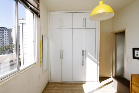 Apartamento à venda com 130m², 4 quartos e 2 vagasQuarto 4