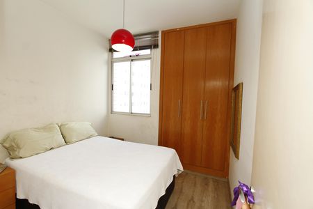 Apartamento à venda com 130m², 4 quartos e 2 vagasQuarto 2