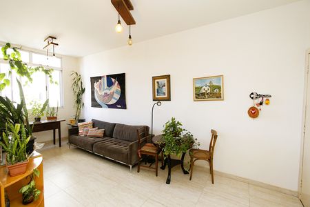 Apartamento à venda com 130m², 4 quartos e 2 vagasSala