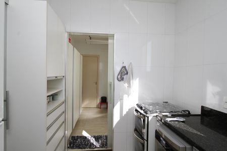 Apartamento à venda com 130m², 4 quartos e 2 vagasCozinha