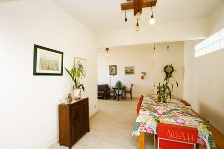 Apartamento à venda com 130m², 4 quartos e 2 vagasCopa