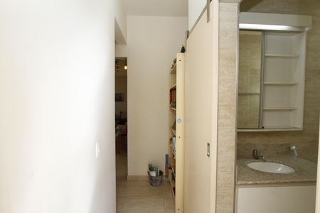 Apartamento à venda com 130m², 4 quartos e 2 vagasCorredor