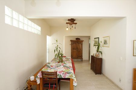 Apartamento à venda com 130m², 4 quartos e 2 vagasCopa