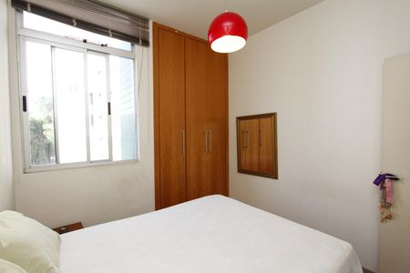 Apartamento à venda com 130m², 4 quartos e 2 vagasQuarto 2