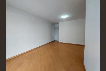 Sala de apartamento para alugar com 3 quartos, 75m² em Santo Amaro, São Paulo