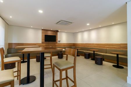 Apartamento para alugar com 75m², 3 quartos e 1 vaga Apartamento para alugar com 75m², 3 quartos e 1 vagaÁrea comum - Salão de festas