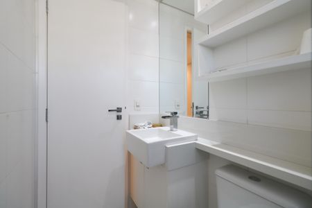 Apartamento à venda com 77m², 2 quartos e 2 vagas Apartamento à venda com 77m², 2 quartos e 2 vagasBanheiro da Suíte 1