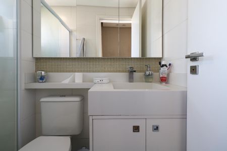 Apartamento à venda com 77m², 2 quartos e 2 vagas Apartamento à venda com 77m², 2 quartos e 2 vagasBanheiro da Suíte 2