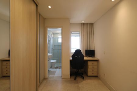Apartamento à venda com 77m², 2 quartos e 2 vagas Apartamento à venda com 77m², 2 quartos e 2 vagasSuíte 1