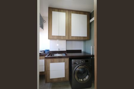 Apartamento à venda com 77m², 2 quartos e 2 vagas Apartamento à venda com 77m², 2 quartos e 2 vagasÁrea de Serviço