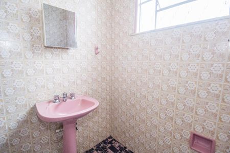 Casa para alugar com 62m², 2 quartos e 4 vagas Casa para alugar com 62m², 2 quartos e 4 vagasBanheiro