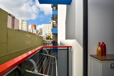 varanda sala de estar de apartamento para alugar com 1 quarto, 41m² em Pinheiros, São Paulo
