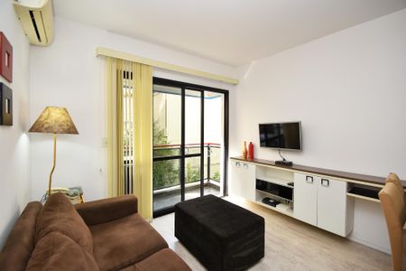 sala de estar de apartamento para alugar com 1 quarto, 41m² em Pinheiros, São Paulo