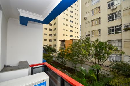 varanda sala de estar de apartamento para alugar com 1 quarto, 41m² em Pinheiros, São Paulo