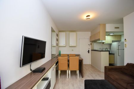 sala de estar de apartamento para alugar com 1 quarto, 41m² em Pinheiros, São Paulo