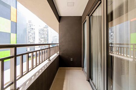 Varanda de kitnet/studio para alugar com 1 quarto, 26m² em Santo Amaro, São Paulo