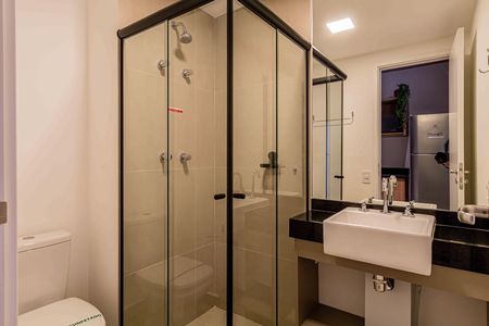 Banheiro de kitnet/studio para alugar com 1 quarto, 26m² em Santo Amaro, São Paulo