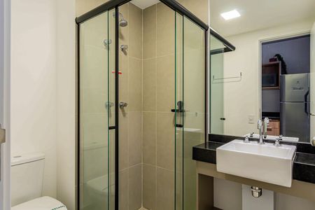 Banheiro de kitnet/studio para alugar com 1 quarto, 20m² em Santo Amaro, São Paulo