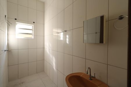 Casa para alugar com 41m², 2 quartos e sem vagaBanheiro