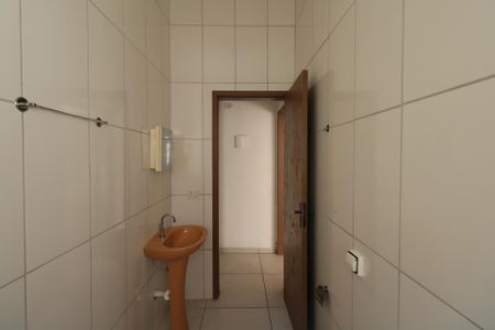 Casa para alugar com 41m², 2 quartos e sem vagaBanheiro