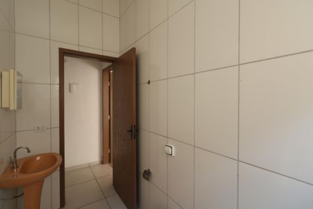 Casa para alugar com 41m², 2 quartos e sem vagaBanheiro