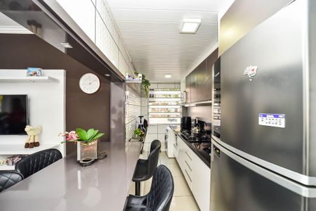 Apartamento à venda com 56m², 2 quartos e 1 vaga Apartamento à venda com 56m², 2 quartos e 1 vagaCozinha e Área de Serviço