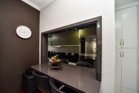 Apartamento à venda com 56m², 2 quartos e 1 vaga Apartamento à venda com 56m², 2 quartos e 1 vagaCozinha e Área de Serviço