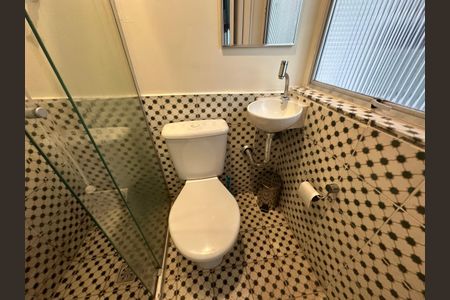 Apartamento à venda com 98m², 2 quartos e 1 vaga Apartamento à venda com 98m², 2 quartos e 1 vagaBanheiro