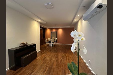 Apartamento à venda com 98m², 2 quartos e 1 vaga Apartamento à venda com 98m², 2 quartos e 1 vagaSala