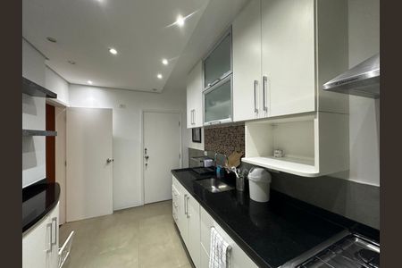 Apartamento à venda com 98m², 2 quartos e 1 vaga Apartamento à venda com 98m², 2 quartos e 1 vagaCozinha