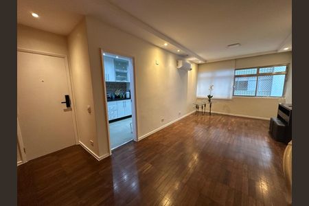 Apartamento à venda com 98m², 2 quartos e 1 vaga Apartamento à venda com 98m², 2 quartos e 1 vagaSala