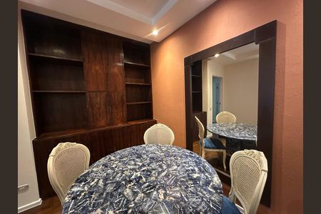 Apartamento à venda com 98m², 2 quartos e 1 vaga
