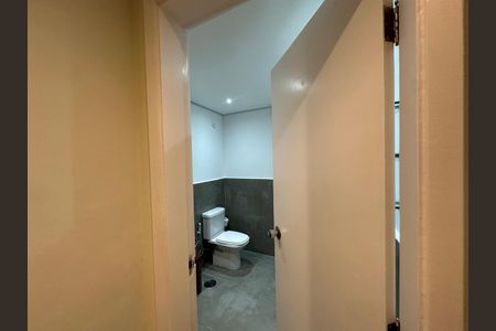 Apartamento à venda com 98m², 2 quartos e 1 vaga Apartamento à venda com 98m², 2 quartos e 1 vagaBanheiro