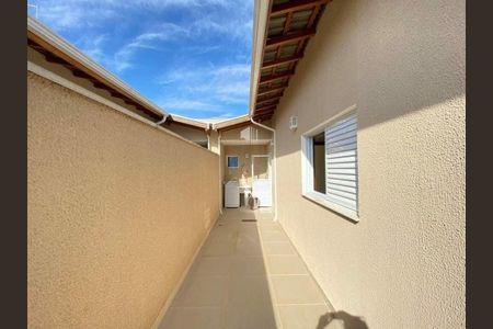 Casa à venda com 135m², 3 quartos e 2 vagas