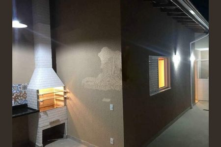 Casa à venda com 135m², 3 quartos e 2 vagas