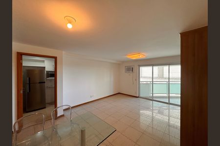 Sala de apartamento para alugar com 2 quartos, 74m² em Barra da Tijuca, Rio de Janeiro