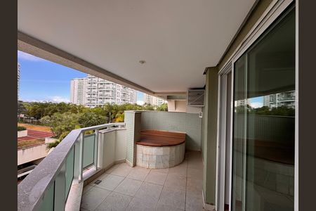 Varanda de apartamento para alugar com 2 quartos, 74m² em Barra da Tijuca, Rio de Janeiro