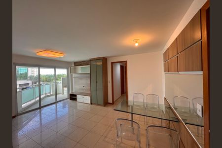 Sala de apartamento para alugar com 2 quartos, 74m² em Barra da Tijuca, Rio de Janeiro