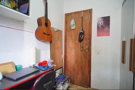 Casa à venda com 90m², 3 quartos e 3 vagasQuarto 2